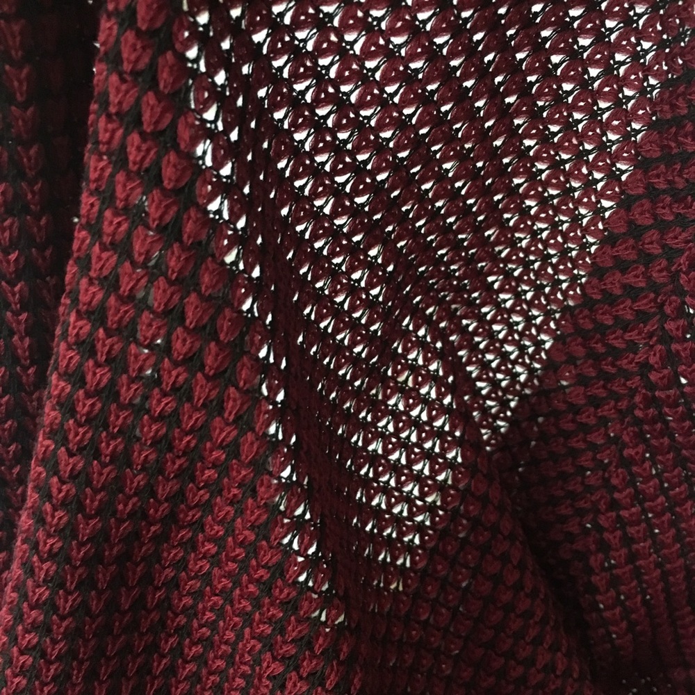 Red/Black Top - Picture 3 of 4